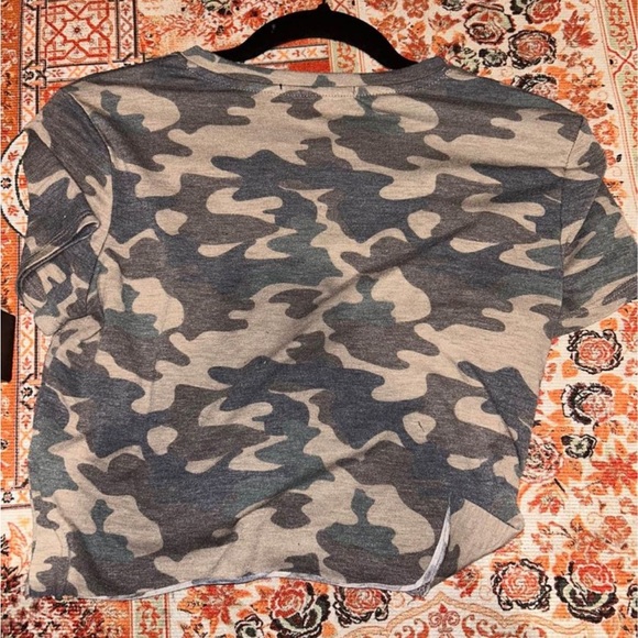 Cropped army green, smoke free home! Size small - Picture 2 of 3